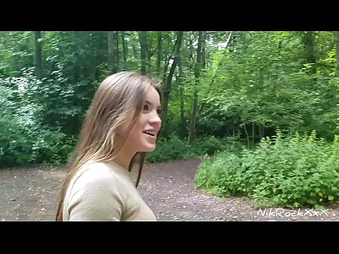 ❤️ Es piedāvāju Evelīnai, lai mēs izdrāžamies publiskā vietā! Viņa piekrita. Tad es viņu izdrāztu dibenā un spermu viņas mutē. Pēc tam viņa čurāja. Porno pie mums ❤