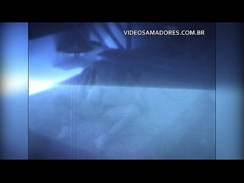 ❤️ Vīrs filmē, kā sieva drāž kaimiņu, un uzzina, ka viņš ir rokgājējs Porno pie mums ❤