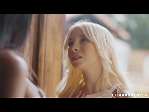 ❤️ Meitene pēc dažiem mēnešiem atgriežas mājās un beidz ēst savas pamātes kundzi Porno pie mums ❤